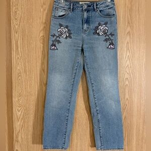 PacSun Light Blue High Rise Straight Leg Mom Jeans with Floral Embroidery